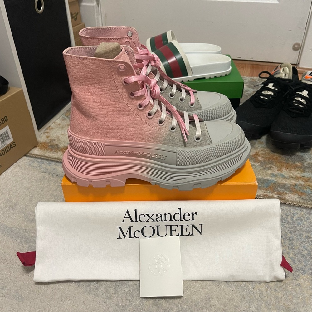 Women’s Size 8.5 (Euro Sz 38.5) Alexander McQueen Tread High-top Boots Pink/Gray